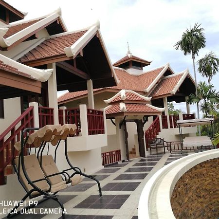 Achawalai Residence Village By Song Bãi biển Jomtien Ngoại thất bức ảnh