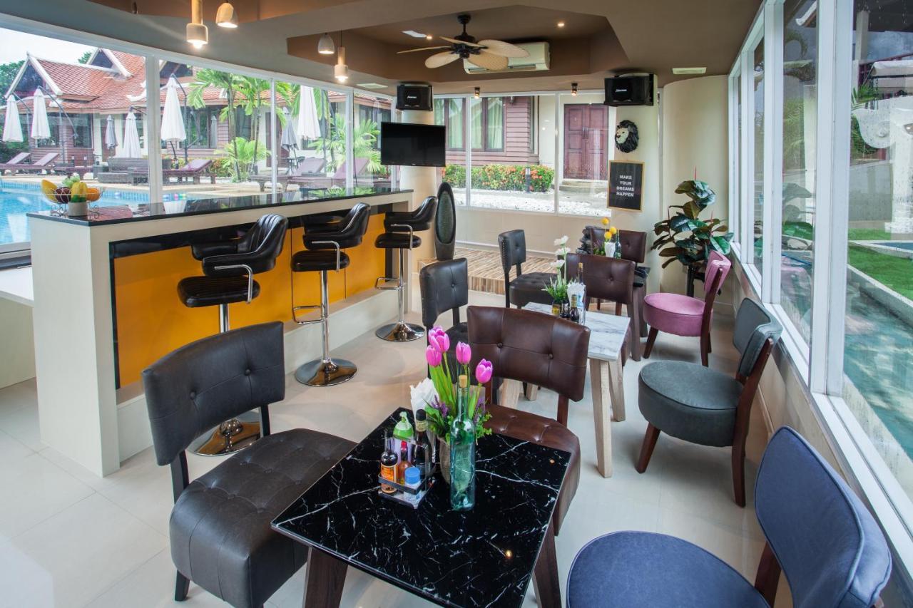 Achawalai Residence Village By Song Bãi biển Jomtien Ngoại thất bức ảnh