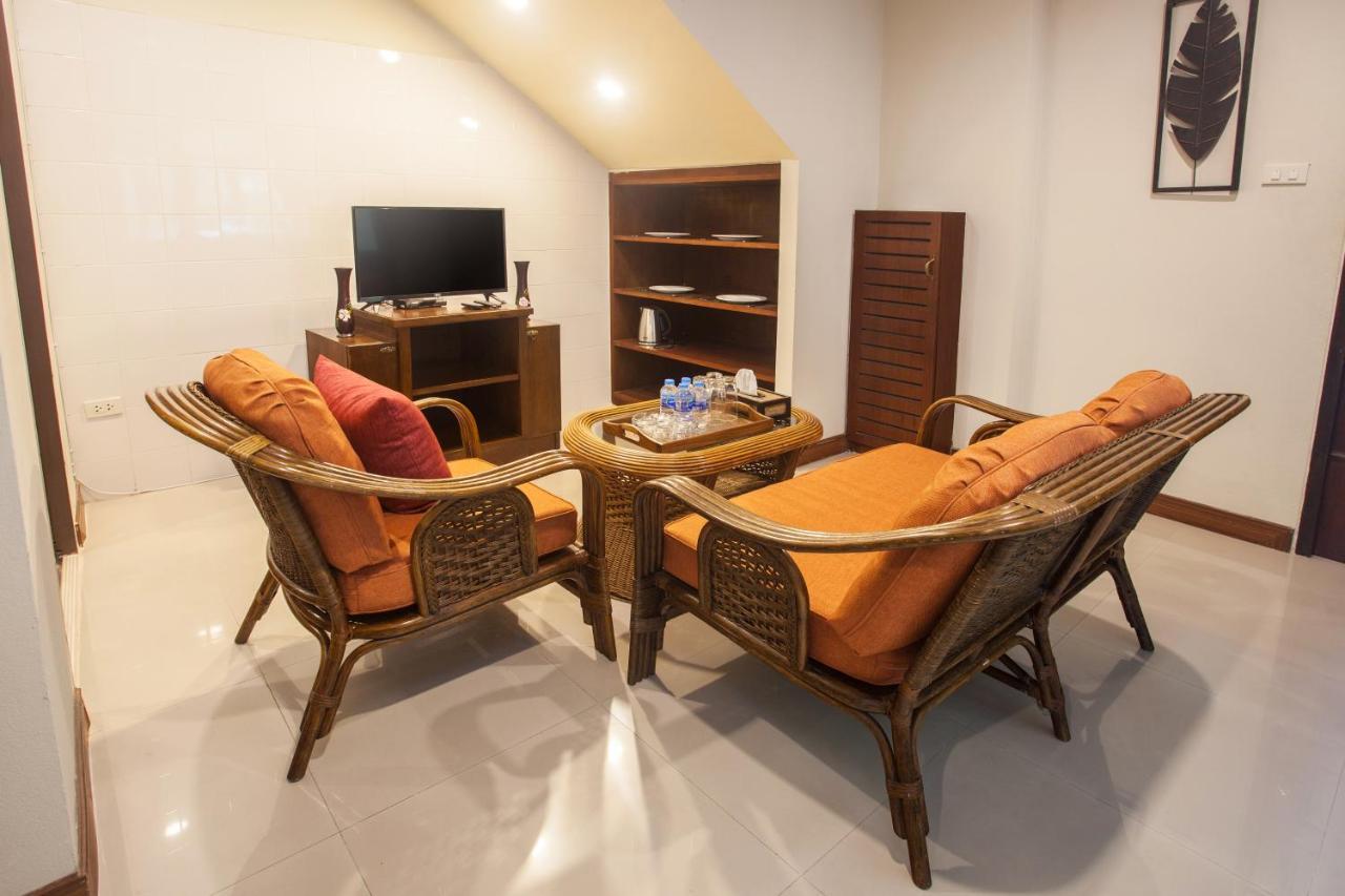 Achawalai Residence Village By Song Bãi biển Jomtien Ngoại thất bức ảnh
