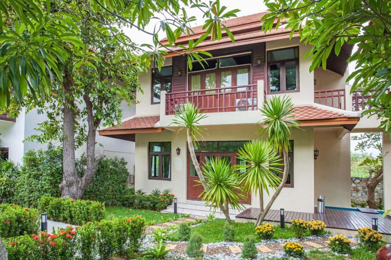 Achawalai Residence Village By Song Bãi biển Jomtien Ngoại thất bức ảnh