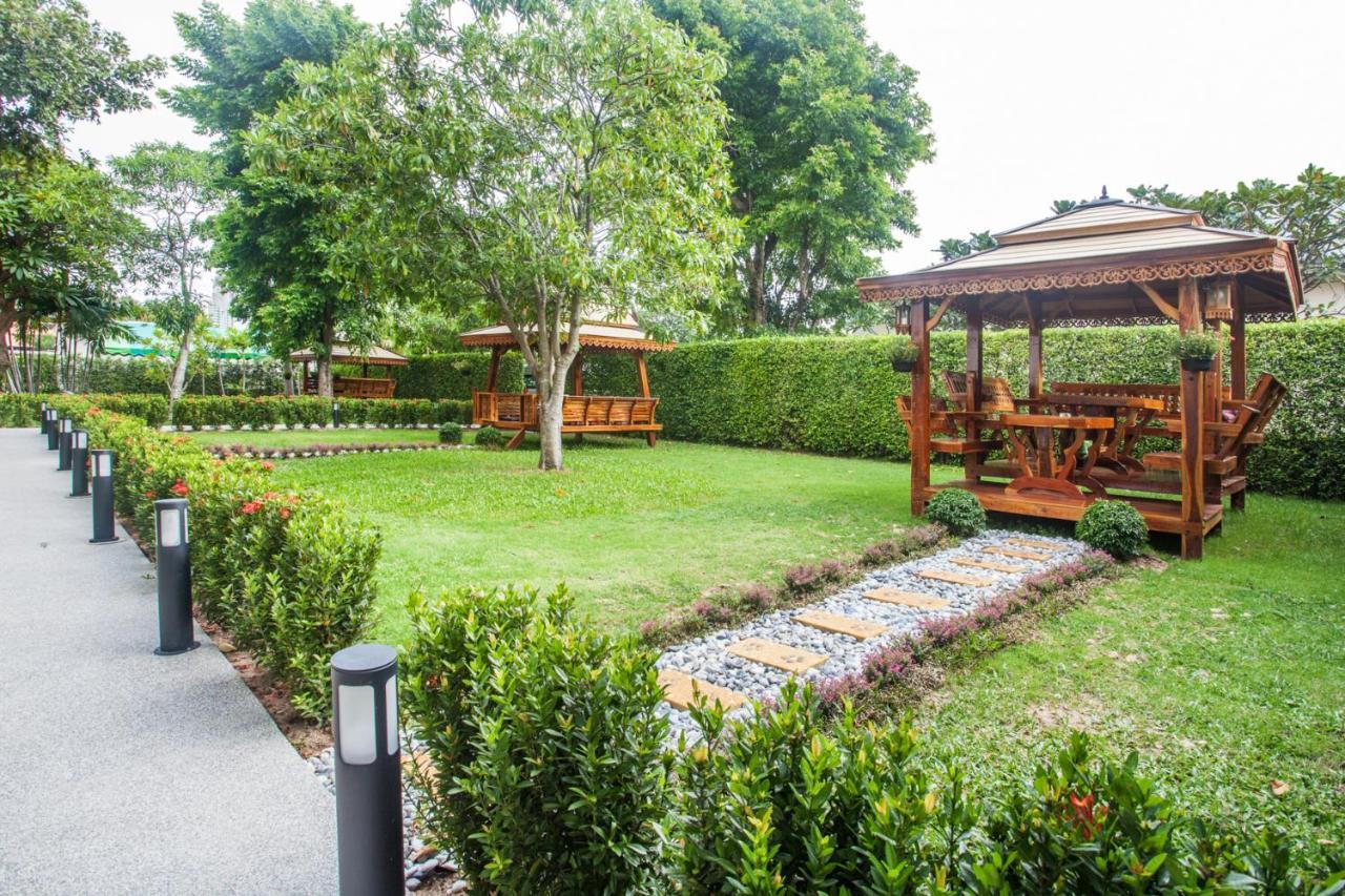 Achawalai Residence Village By Song Bãi biển Jomtien Ngoại thất bức ảnh