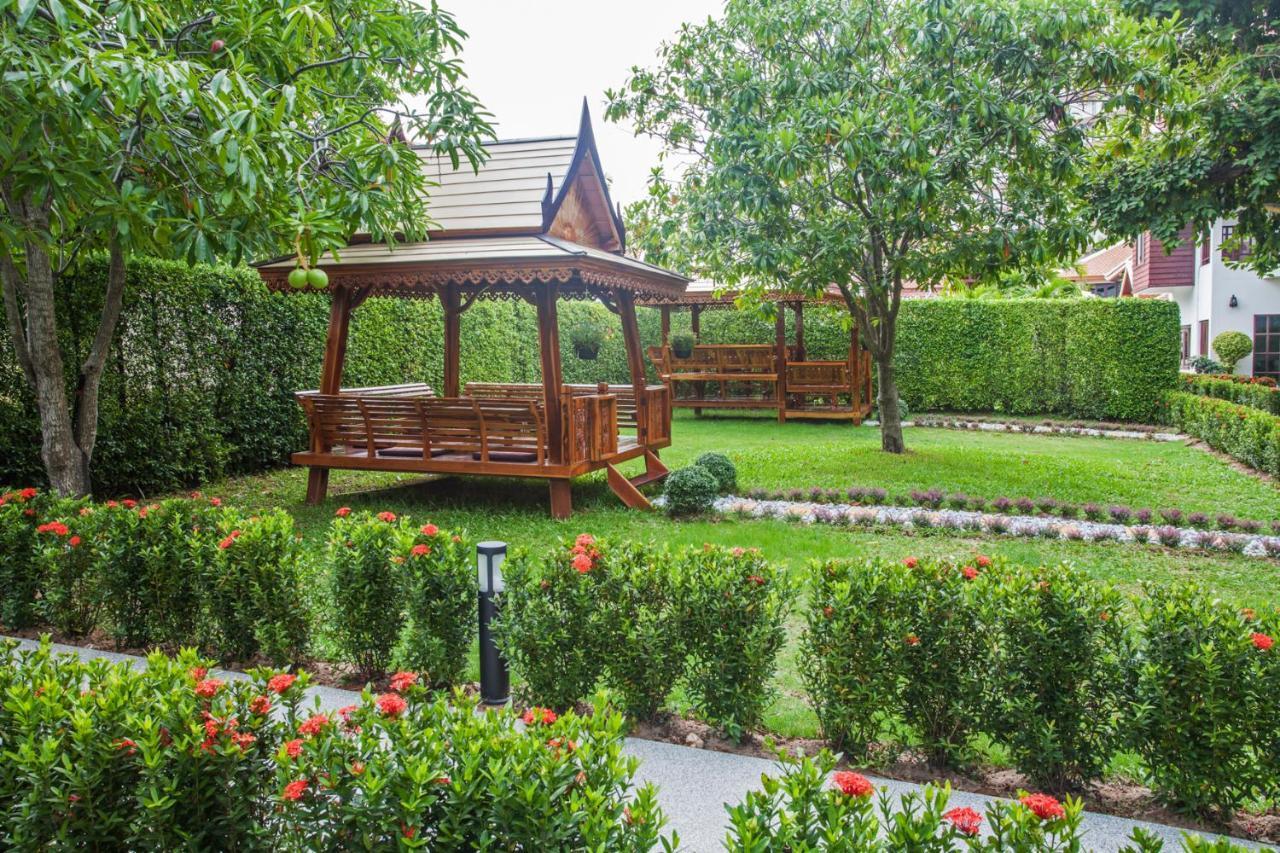 Achawalai Residence Village By Song Bãi biển Jomtien Ngoại thất bức ảnh